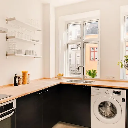 Sanders 2- Cosy 1 Bdr In The Center Of *