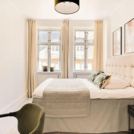 2- Cosy 1 Bdr In The Center Of *
