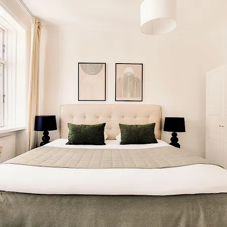 2- Cosy 1 Bdr In The Center Of *