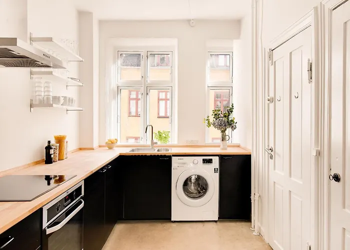 2- Cosy 1 Bdr In The Center Of